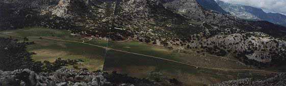 El polje de Pozuelo tal y como lo vemos desde la cumbre de Ventana